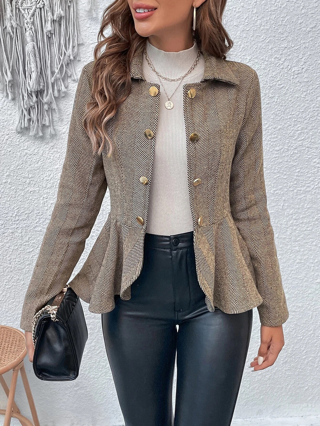 Damen Chic Tailored Blazerjacke mit asymmetrischem Saum und Knopfdetails Drune