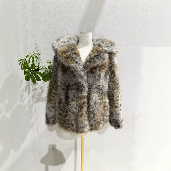 Damen Kurzjacke aus hochwertigem Kunstfell mit Kapuze und kaschierender Boxy-Silhouette Drune