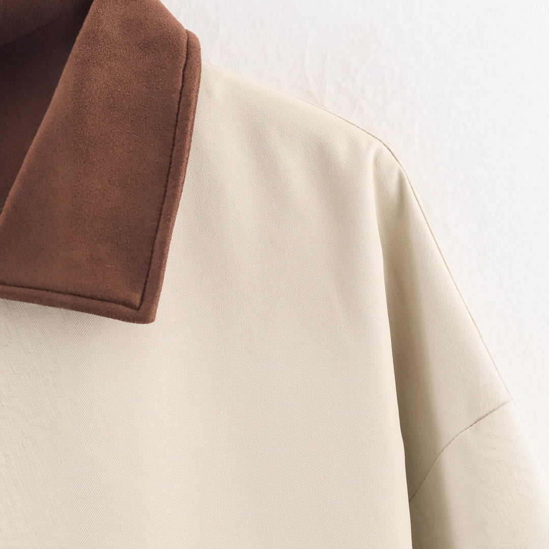 Damen 40+ kurze boxy Übergangsjacke mit kontrastkragen und Pattentaschen Drune