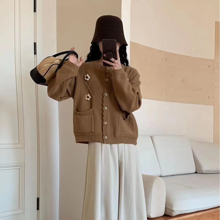 Damen Strickjacke mit Blumenapplikationen Drune
