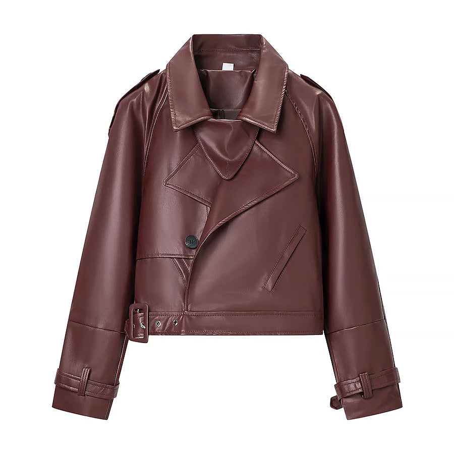 Damen nan kurzer taillierter Bikerblouson aus veganem Lederimitat mit Schalkragen, Taillengürtel und verstellbaren Manschetten Drune
