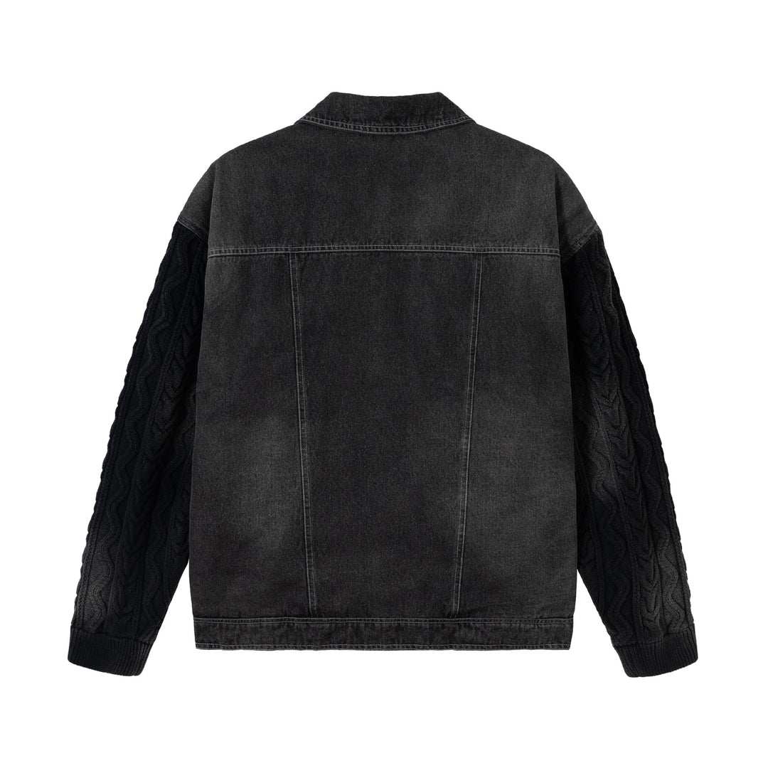 Herren Jeansjacke mit aufgesetzten Lederbrusttaschen und Zopfmusterstrickärmeln Drune