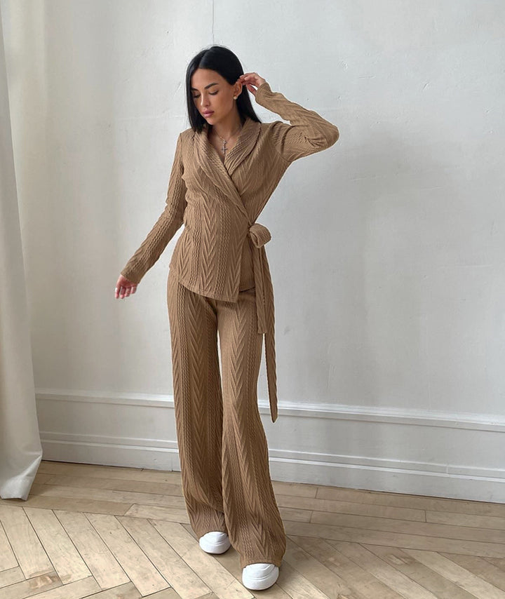 Damen Strickanzug im modernen Look mit eleganten Details Drune