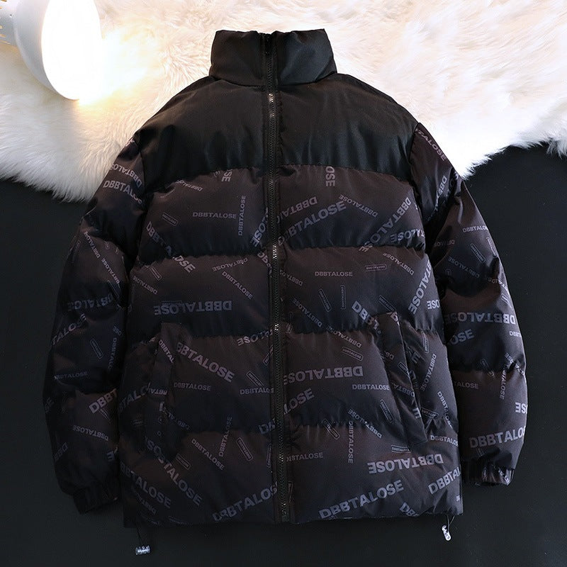Unisex Gepolsterte Steppjacke mit Allover‑Logoprint, hohem Stehkragen & verstellbarem Saum Drune