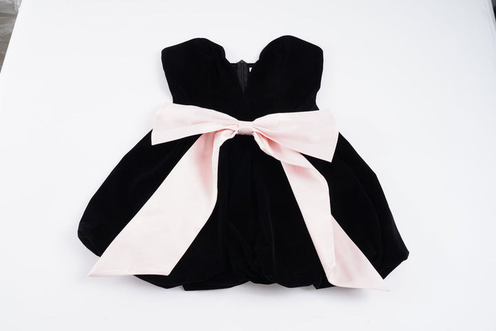 Damen festliches Abendkleid mit voluminösem Rock und tailliertem Oberteil Drune