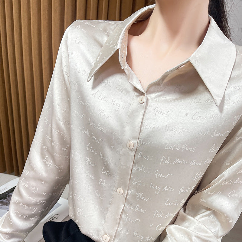 Damen Satinbluse mit zarter Jacquard‑Schrift, spitzem Hemdkragen und durchgehendem Knopfverschluss Drune