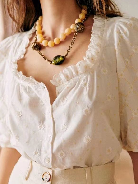 Damen Bluse mit romantischen Rüschendetails und feinen Stickereien Drune