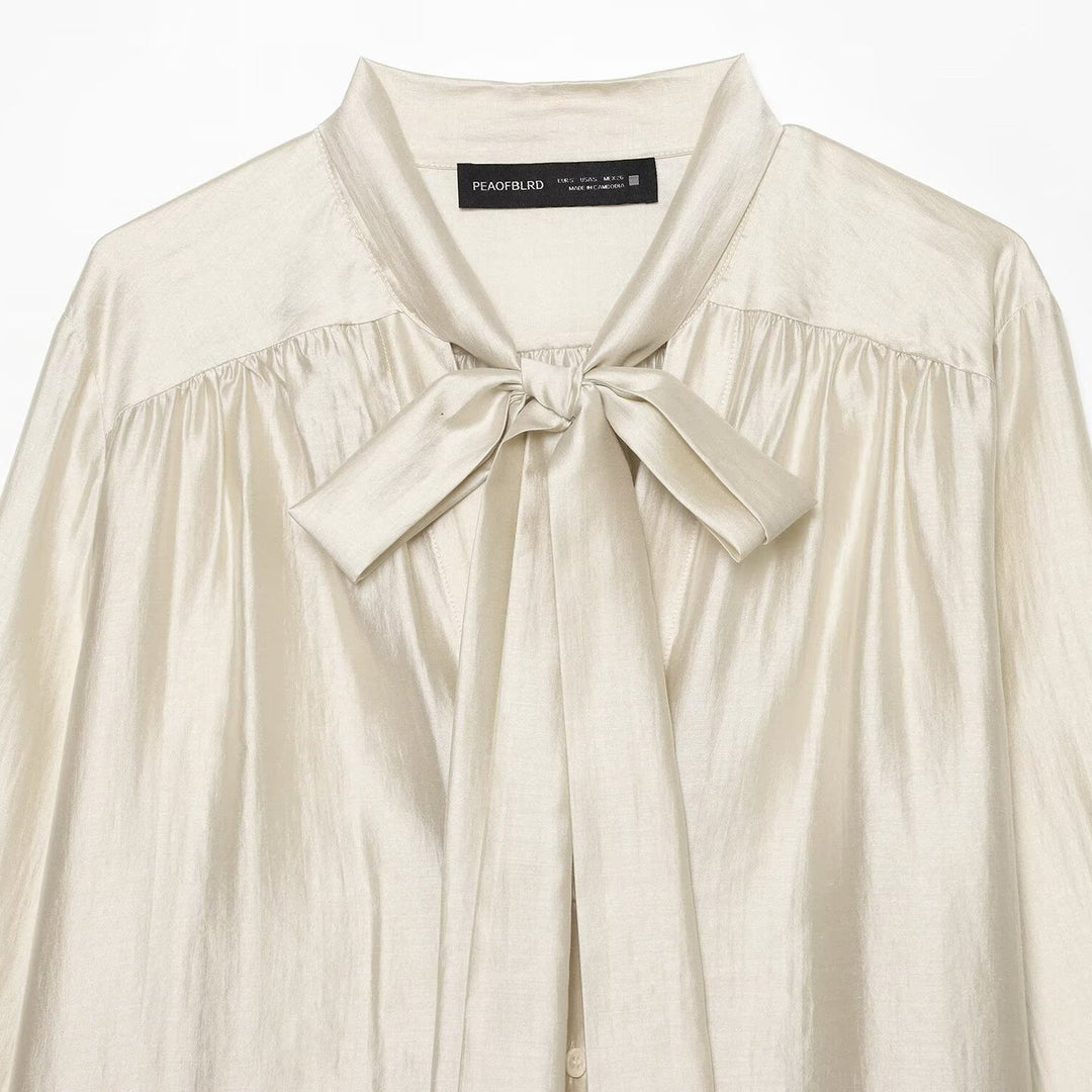 Damen Weiche Schlupfbluse mit Schleifenkragen, geraffter Passe und weitem Fall Drune