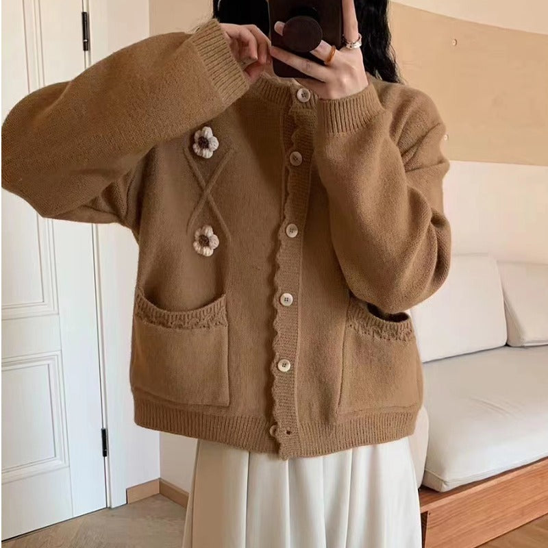 Damen Strickjacke mit Blumenapplikationen Drune
