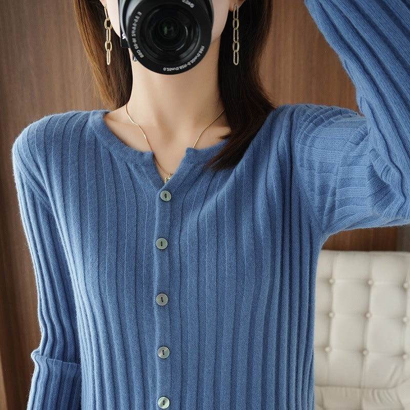 Damen Strickjacke mit feinem Rippmuster und eleganten Knopfdetails Drune