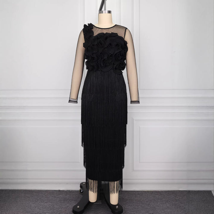 Damen elegantes Cocktailkleid mit voluminösen Rüschendetails und Fransen Drune