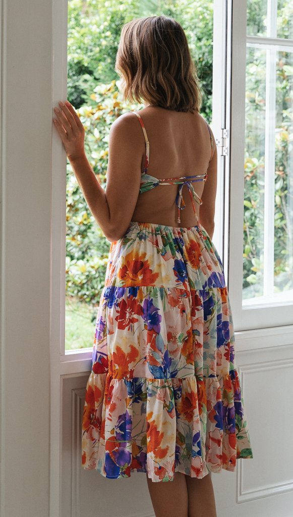 Damen Midi-Claudia Kleid mit verspieltem Blumenmuster und fließendem Rock Drune