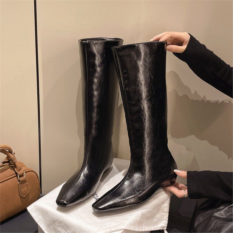 Damen halbhohe Veloursleder-Stiefel mit spitzer Zehenform und flacher Keilsohle Drune