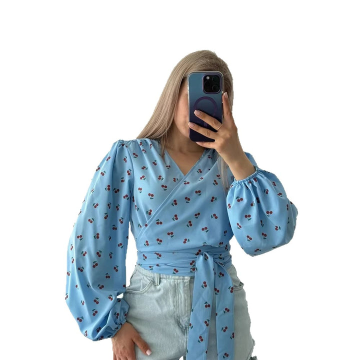 Damen Wickelbluse mit Kirschen-Print, weitem Puffärmel & Bindegürtel Drune