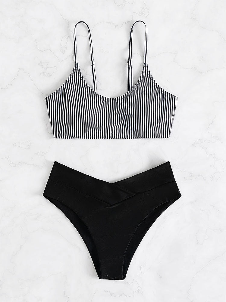 Damen Bikini-Set mit gestreiftem Oberteil und hoch geschnittenem Höschen Drune