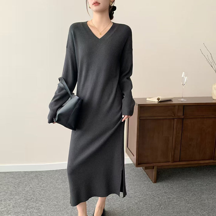 Damen Langes Feinstrick-Midikleid mit V‑Ausschnitt, Seitenschlitz und entspannter Silhouette Drune