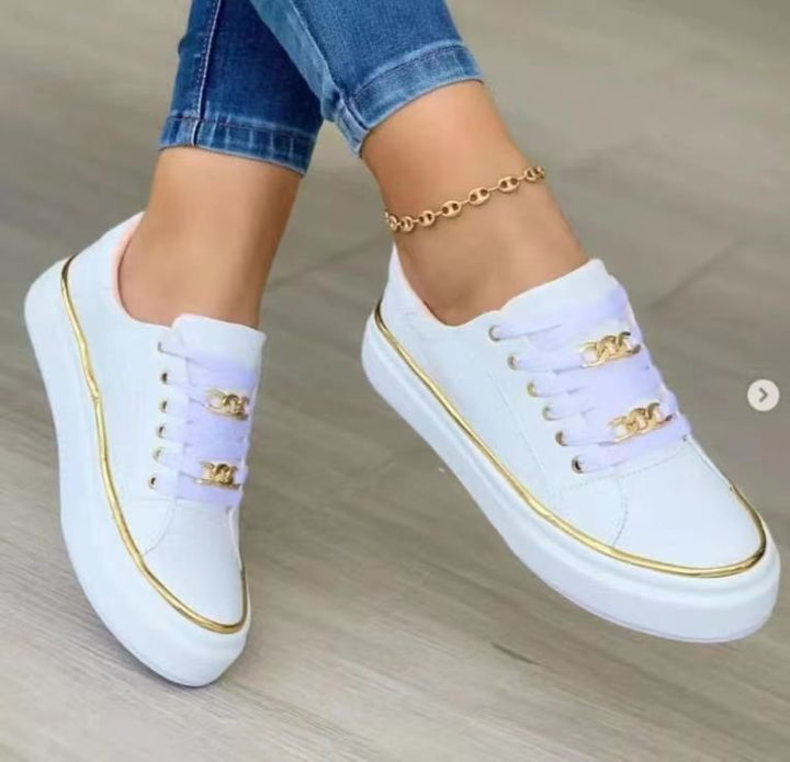 Damen Plateausneaker mit goldener Zierkante und Schmuckketten‑Details Drune