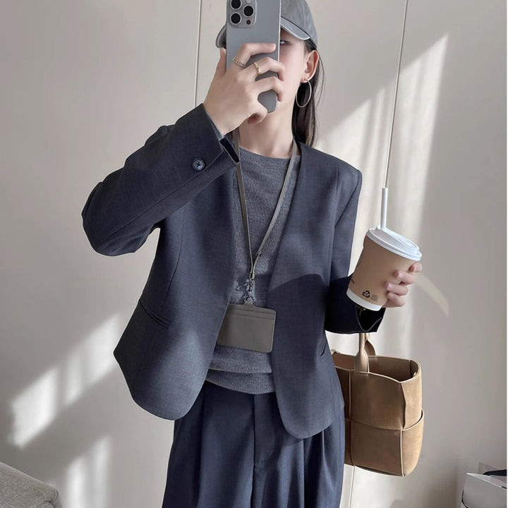 Damen Moderne und Figurschmeichelnde Blazerjacke Drune