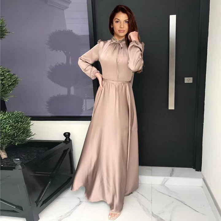 Damen Maxikleid aus fließendem Satin mit Stehkragen und Bindegürtel Drune