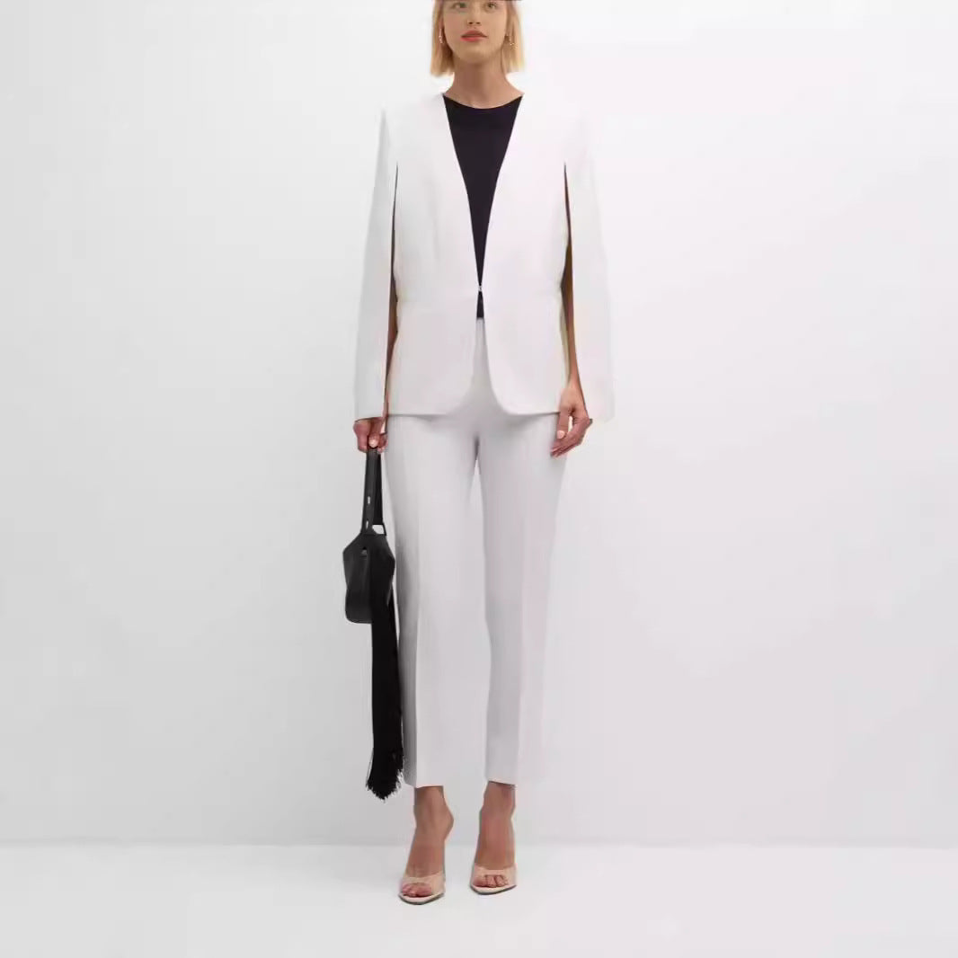 Damen Elegantes Cape‑Blazer‑Set mit offenem Ärmelschlitz und schmaler Anzughose Drune