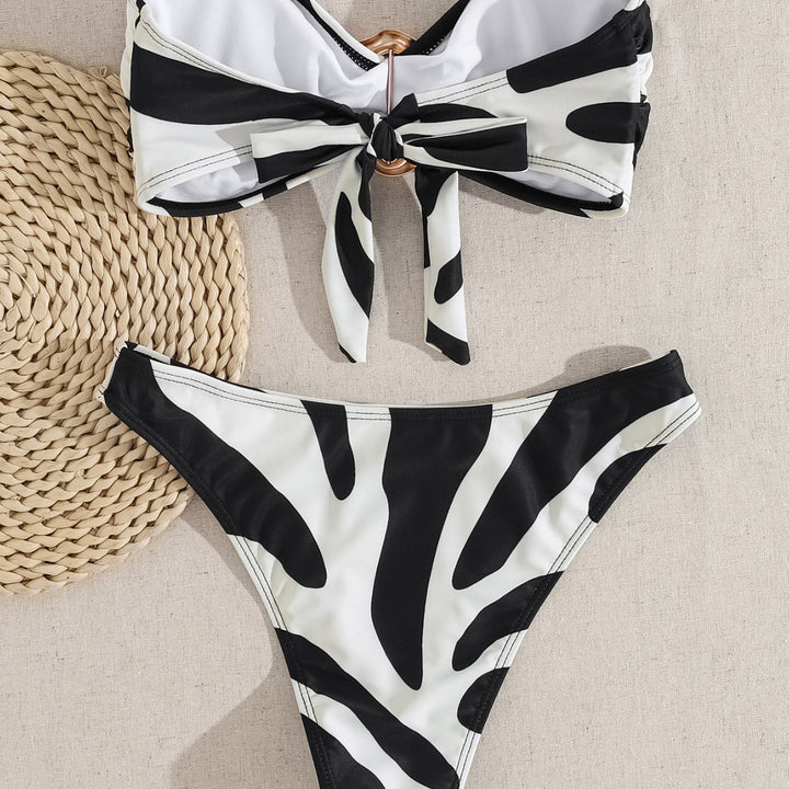 Damen Bandeau-Bikini mit modischem Schnallen-Detail und asymmetrischem Schnitt Drune