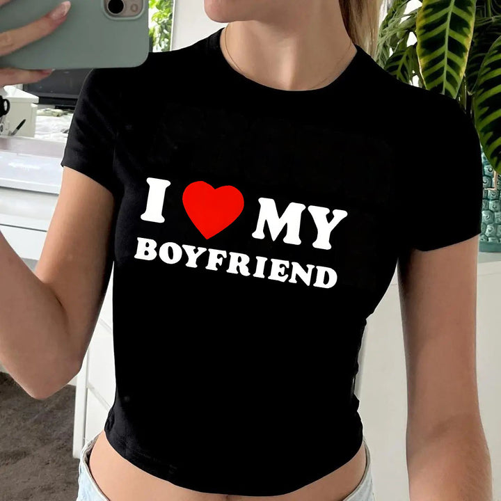 Damen Crop-T-Shirt mit animalistischem Lippenmotiv und auffälligem Schriftzug Drune