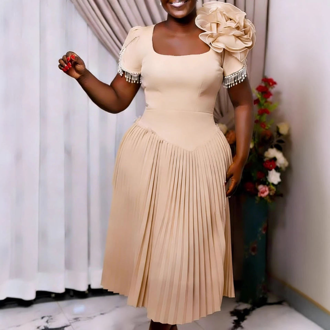 Damen Elegantes Faltenkleid mit floralem Akzent und Perlenverzierungen Drune