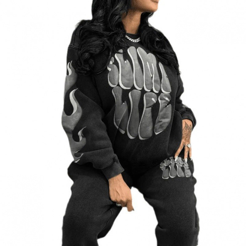 Damen Sweatanzug mit trendigem Grafikdesign und sportlicher Passform Drune