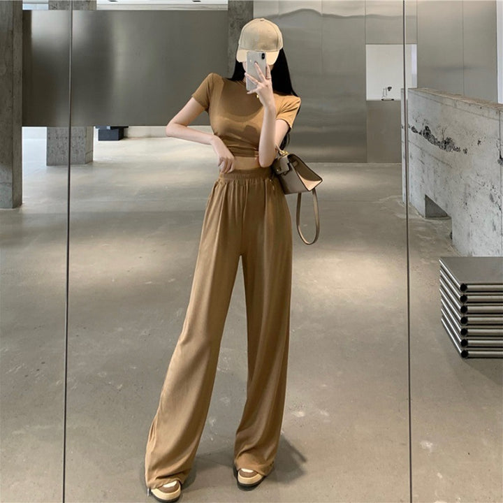 Damen Freizeit-Set mit kurzem Oberteil und fließenden Hosen