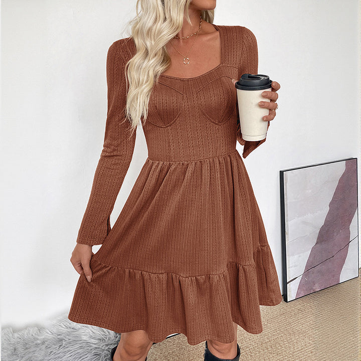 Damen Rippstrick-Midikleid mit Korsagen-Nähten, quadratischem Ausschnitt und Stufenrock Drune