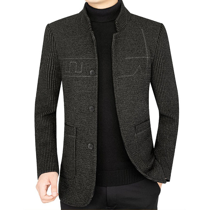 Herren Strick-Sakko mit Rippärmel, Stehkragen und aufgesetzten Taschen Drune