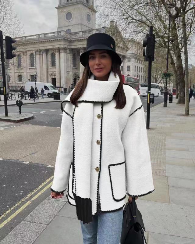 Damen Kuschelige Fleecejacke mit eleganten Fransen und Knopfdetail Drune