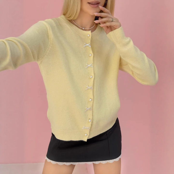 Damen Flauschiger Strick cardigan mit perligen Knopfdetails Drune