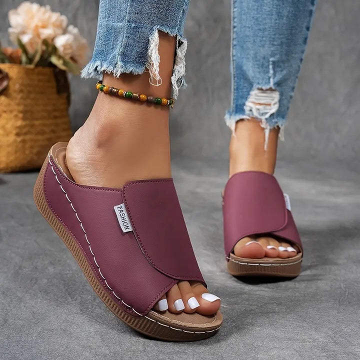 Damen nan anatomisch geformte Schlupf-Sandale mit ergonomischer Keilsohle und genähter Randnaht Drune