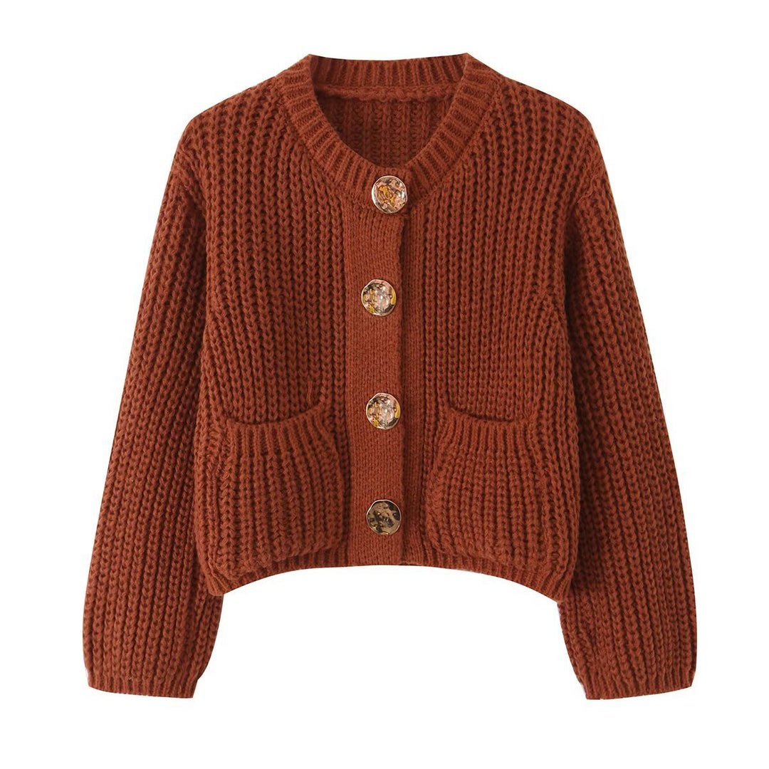 Damen Grobgestrickte Kurzstrickjacke mit großen Zierknöpfen und aufgesetzten Taschen Drune