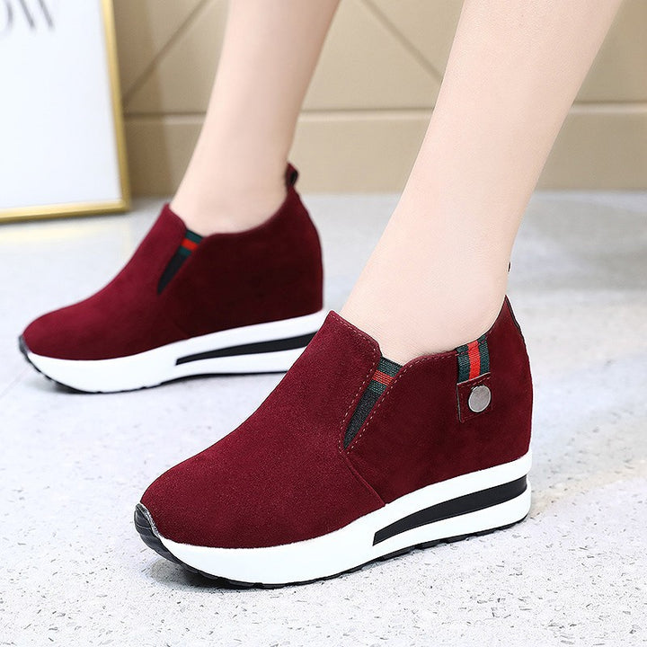 Damen nan Slip-On Keil-Stiefelette mit verstecktem Plateau und rutschfester Profilsohle Drune