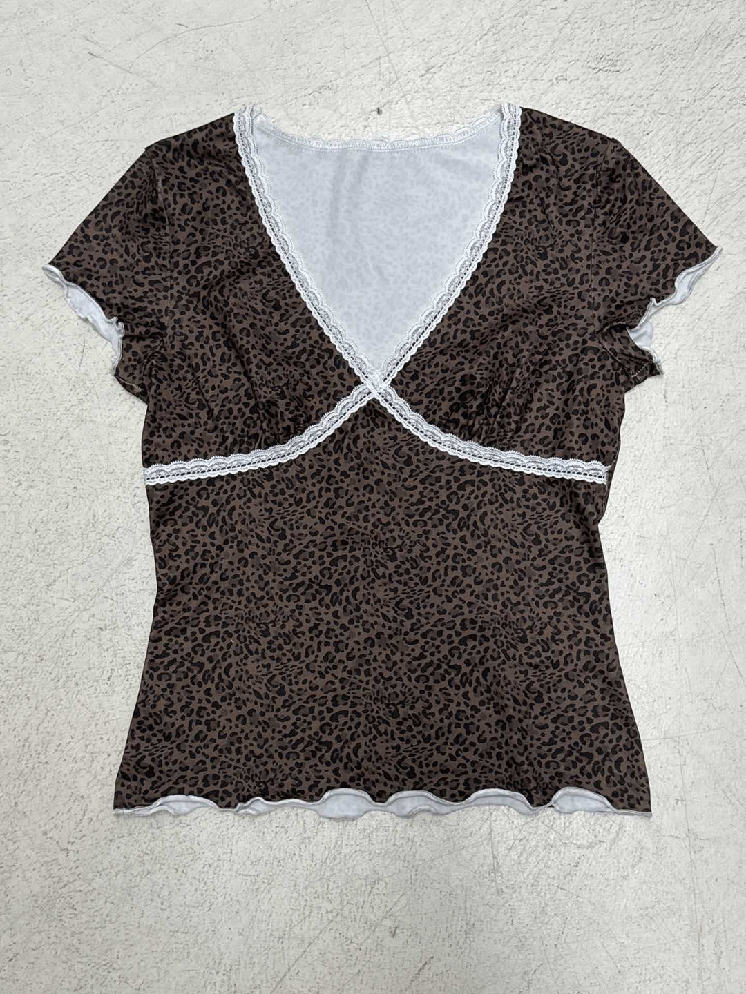 Damen T-Shirt mit elegantem Leopardenmuster und feiner Spitzendetail Drune