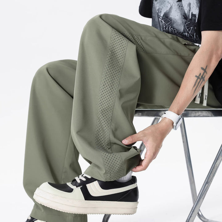 Herren Atmungsaktive Freizeithose mit perforierten Seiteneinsätzen
