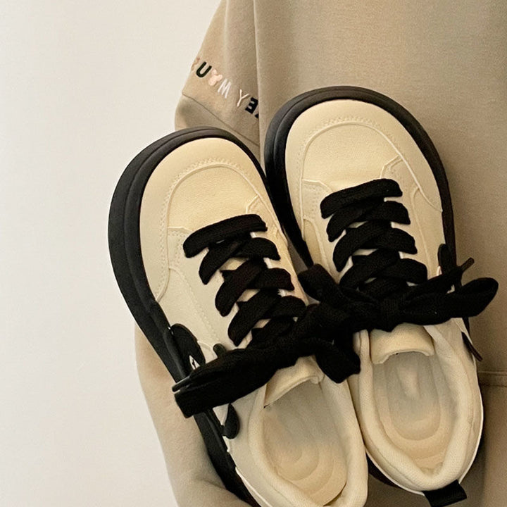 Damen Plateau-Sneaker mit auffälliger Tierapplikation und gepolstertem Komfortkragen Drune