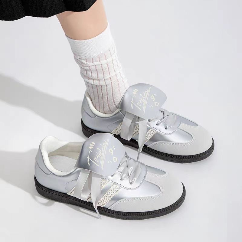 Damen Sneaker mit glänzendem Obermaterial und einzigartigem Design Drune