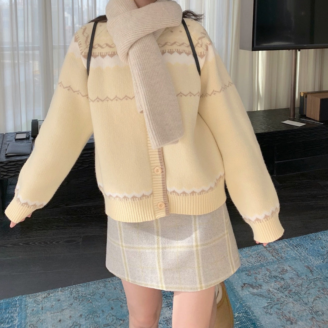 Damen Strickjacke mit kunstvollem Muster Drune
