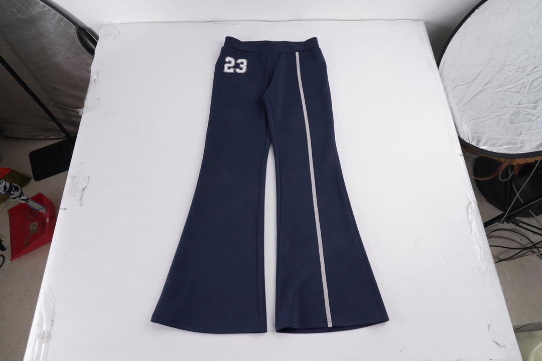 Damen Flared-Trainingshose mit Kontraststreifen und Zahl-Applikation Drune