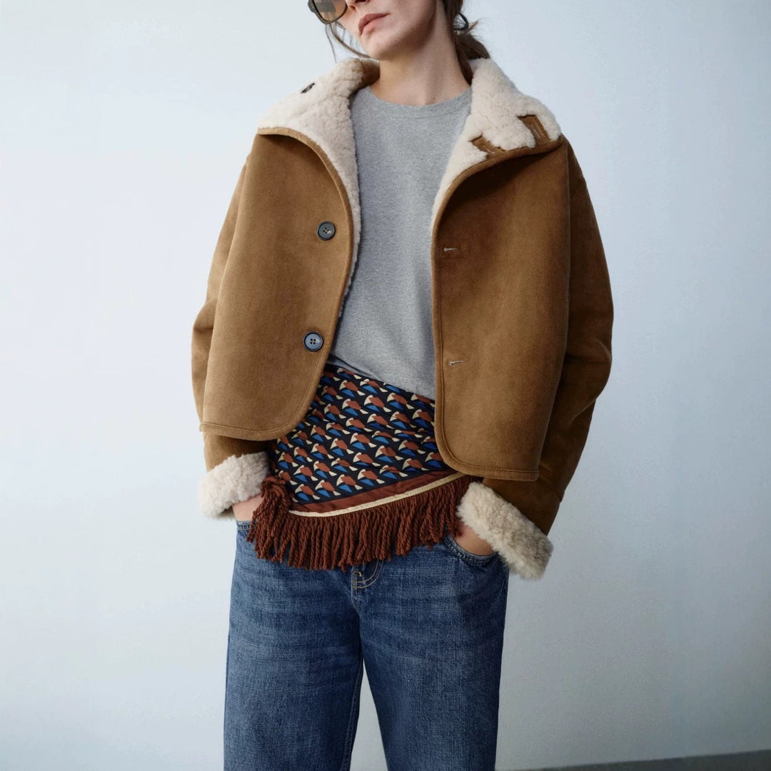 Damen Kurzblouson aus Velourslederoptik mit Teddyfutter und weitem Umlegekragen Drune