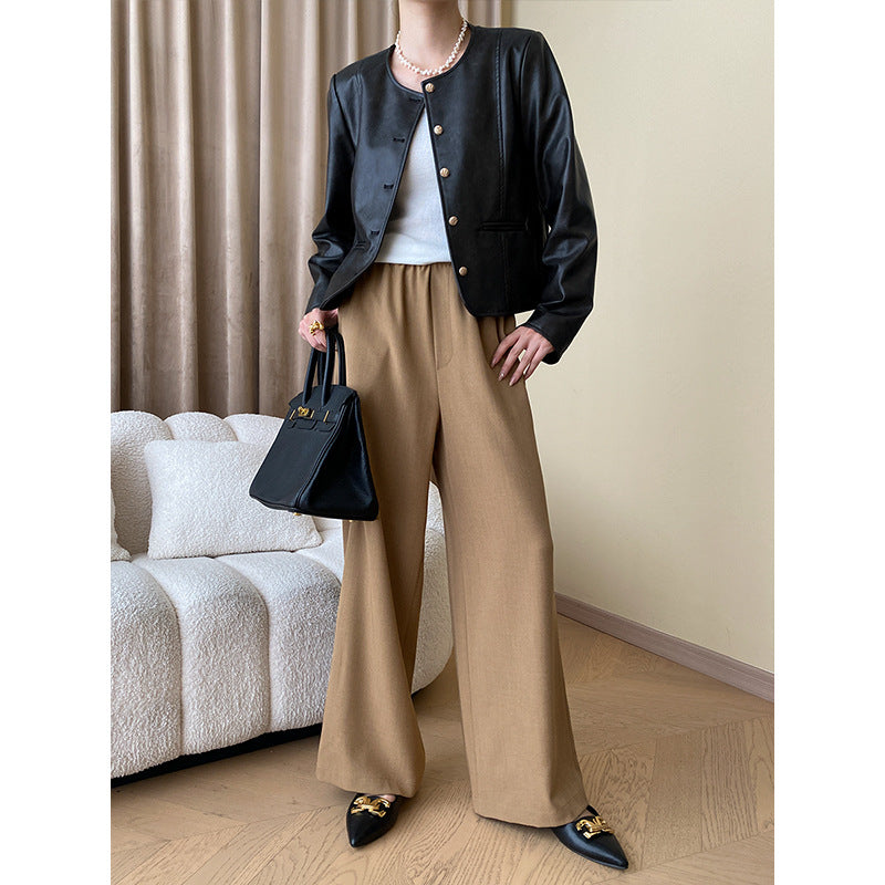 Damen Kunstlederblazerjacke mit dekorativen Knöpfen und eleganter Silhouette Drune