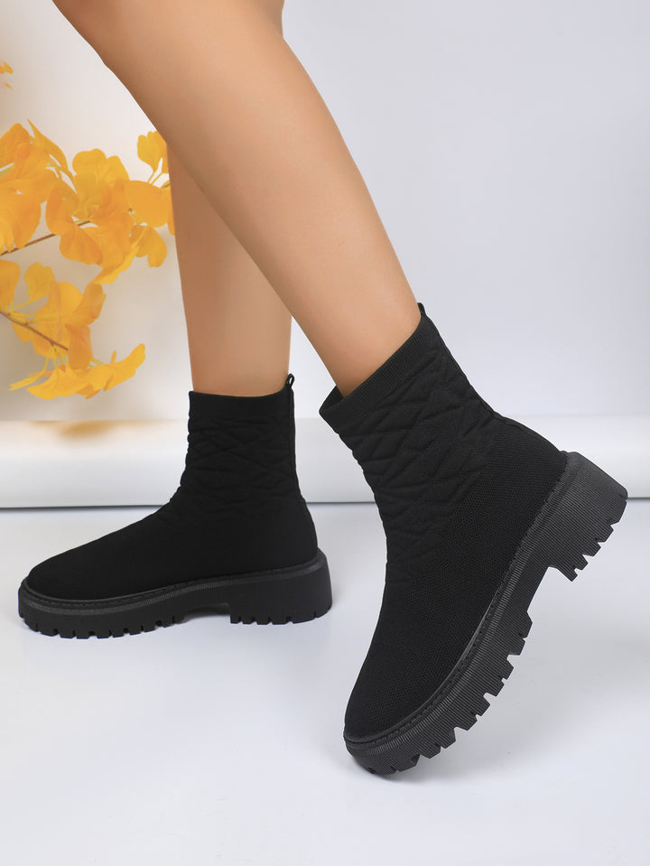 Damen Strick-Sockenboots mit geometrischer Stepp-Optik und klobiger Lug-Sohle Drune