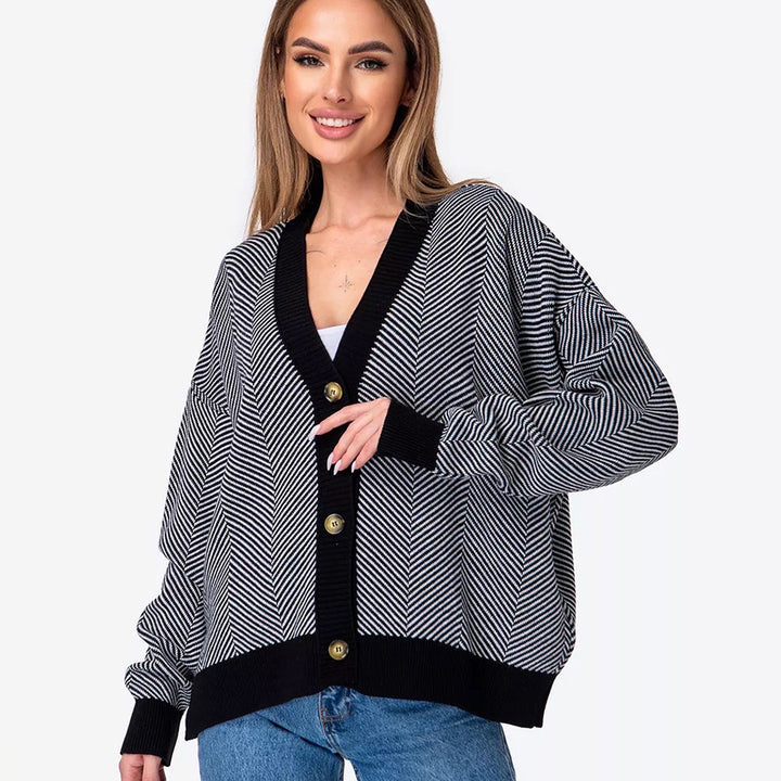 Damen gemütliche Strickjacke mit eleganten Zopfstrickdetails und Knopfverschlüssen Drune