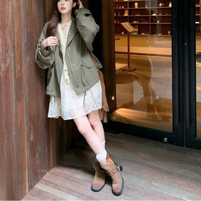 Damen Boxy-Kurzjacke im Oversize-Schnitt mit Stehkragen, Tunnelzugsaum und Klappentaschen Drune