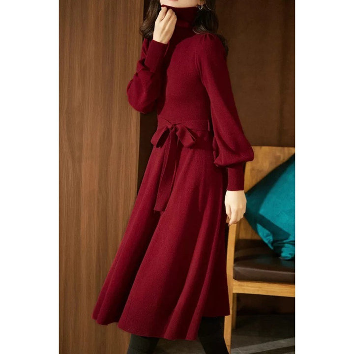 Damen Strickkleid mit hohem Kragen und tailliertem Gürtel Drune