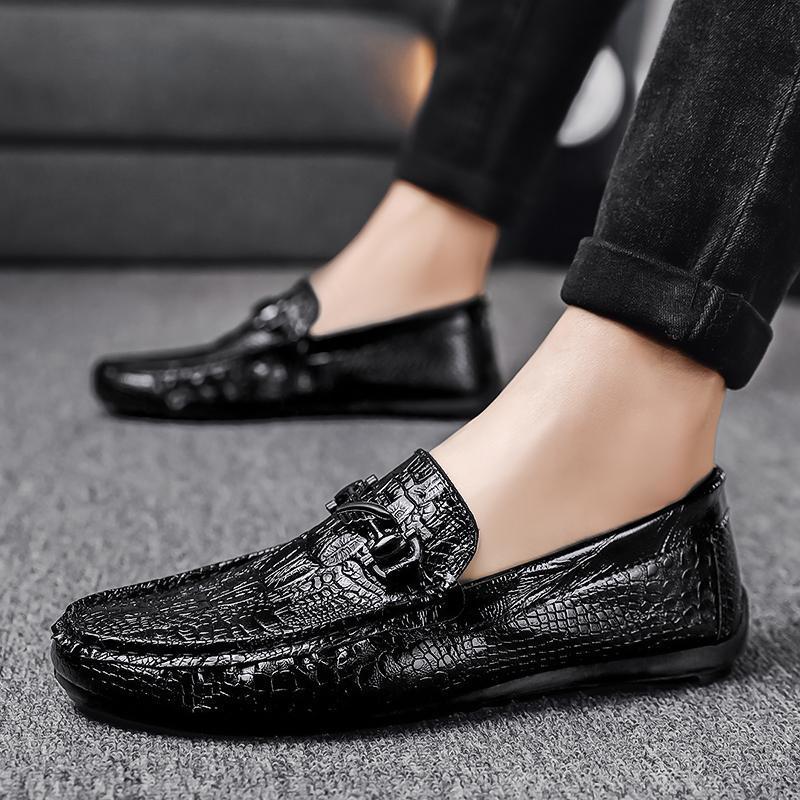 Herren Mokassin-Slipper mit Krokoprägung und dekorativem Metallzierring Drune
