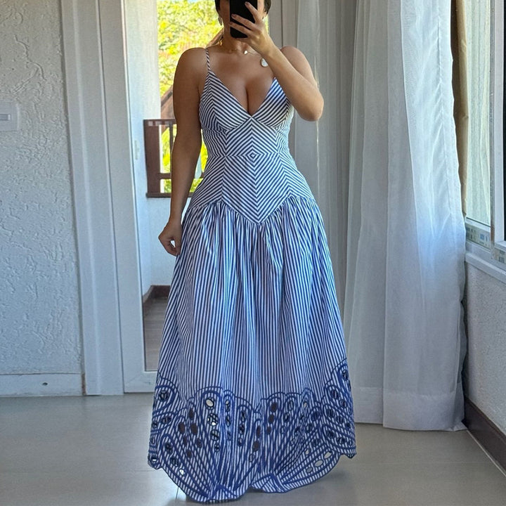 Damen Maxikleid mit tiefem V-Ausschnitt und filigranem Schnittmuster Drune